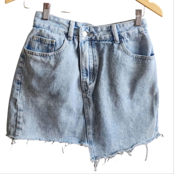 2/20$ Shein light blue washed asymmetric mini jeans skirt, size XS - Picture 3 of 13